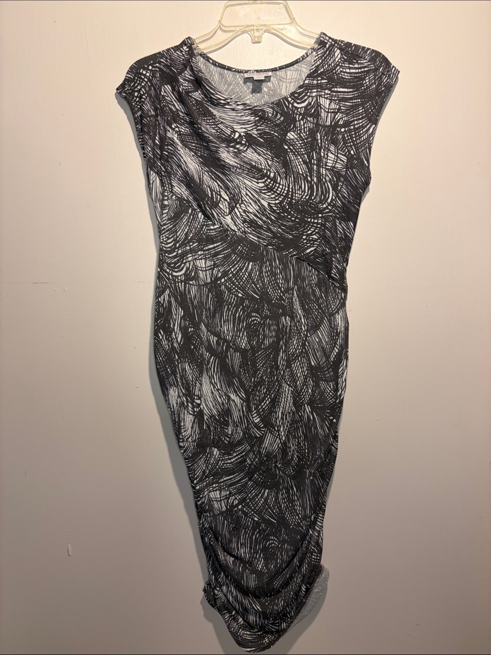 A Pea in the Pod Grey and White Abstract Pattern Maternity Fitted Dress SZ S